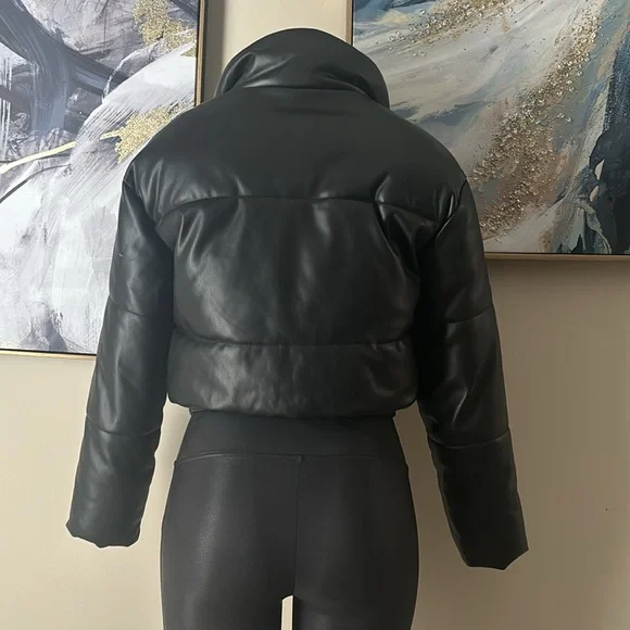 Aqua Women’s Faux Leather Short Puffer Coat size XS - Picture 7 of 8